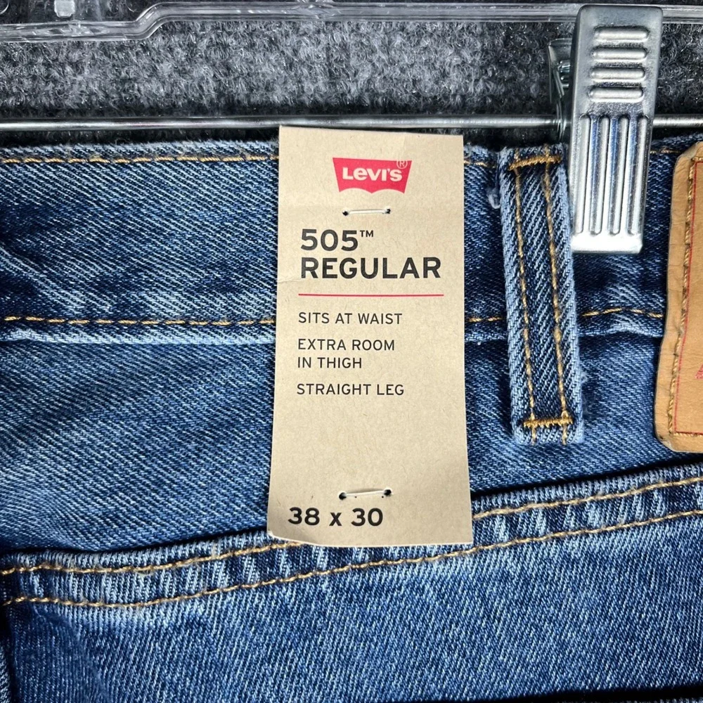 Levi's 505 Regular Fit Jeans Mens 38x30 Blue Medium Wash Straight Leg Denim NWT